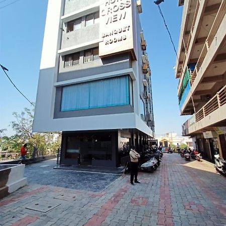 Hotel Crossview Palanpur Esterno foto