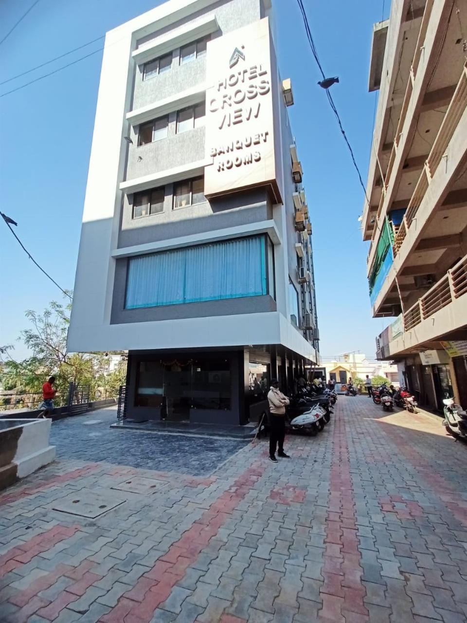 Hotel Crossview Palanpur Esterno foto