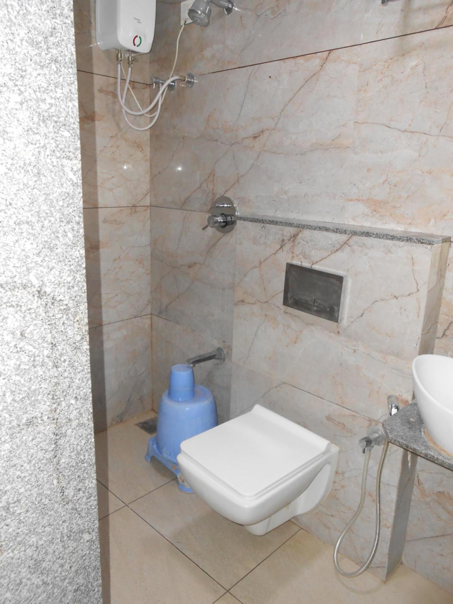 Hotel Crossview Palanpur Esterno foto