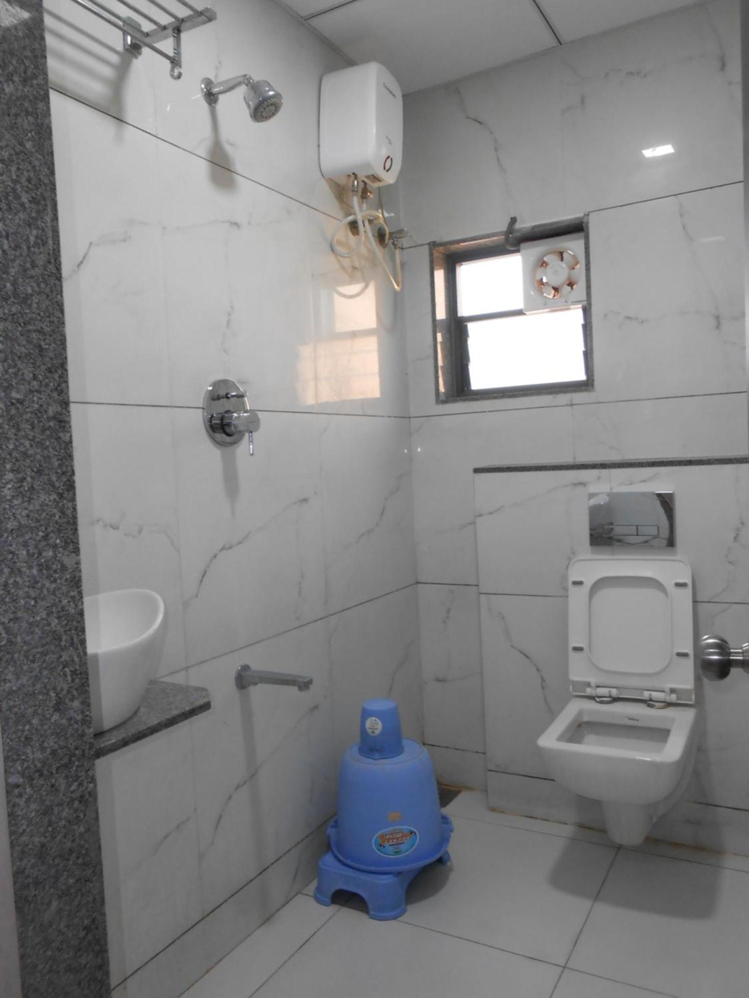 Hotel Crossview Palanpur Esterno foto